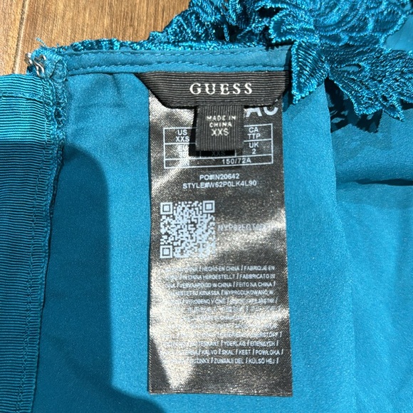 Guess teal crop top Xxs - Picture 3 of 3